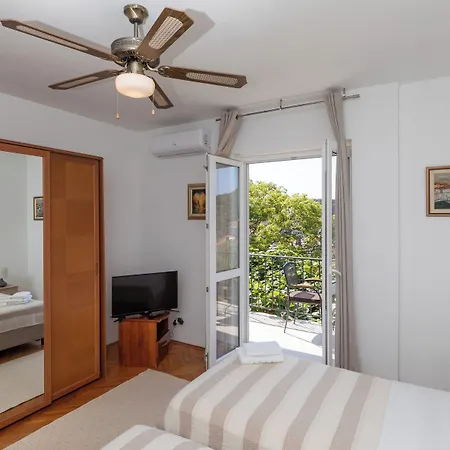 Begovic בית הארחה