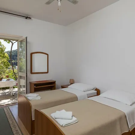 Begovic בית הארחה דוברובניק